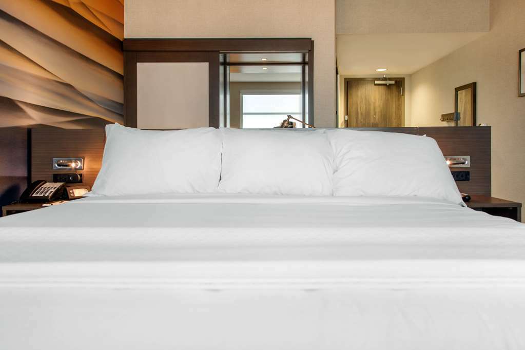 Cambria Hotel Milwaukee Downtown Room photo